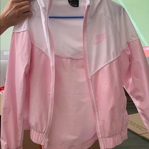 Women’s windrunner Nike jacket